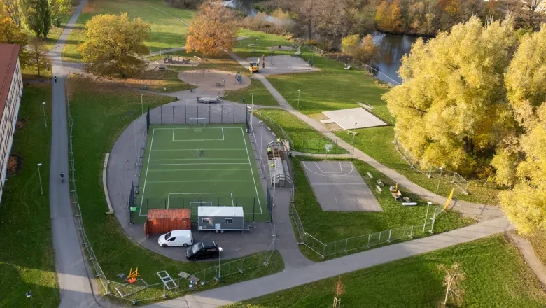 Drönarbild över gamla aktivitetsparken i Berga