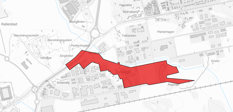 I bilden redovisas den geografiska avgränsningen av detaljplanen för Torvinge i det fall Norrköpingsvägen bevaras i sitt nuvarande läge.